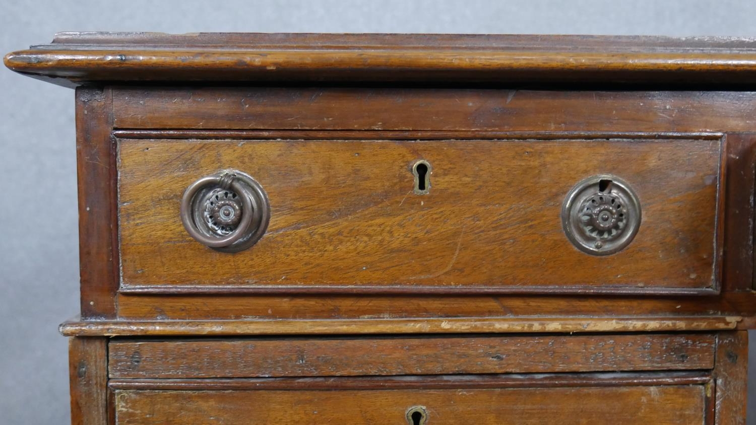 A 19th century mahogany three section pedestal desk with inset leather top resting on bracket - Image 4 of 9