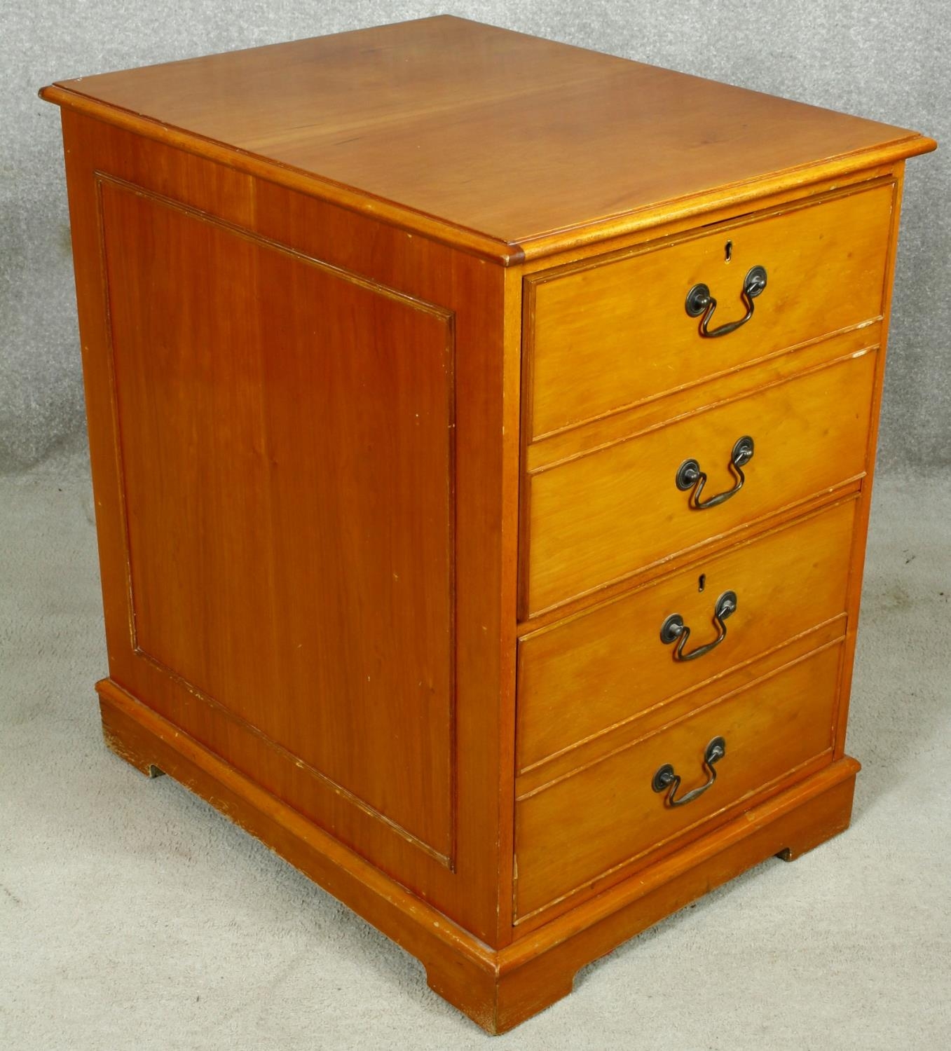 Two Georgian style yew wood two drawer filing cabinets. H.77 W.54 D.69cm - Image 7 of 8