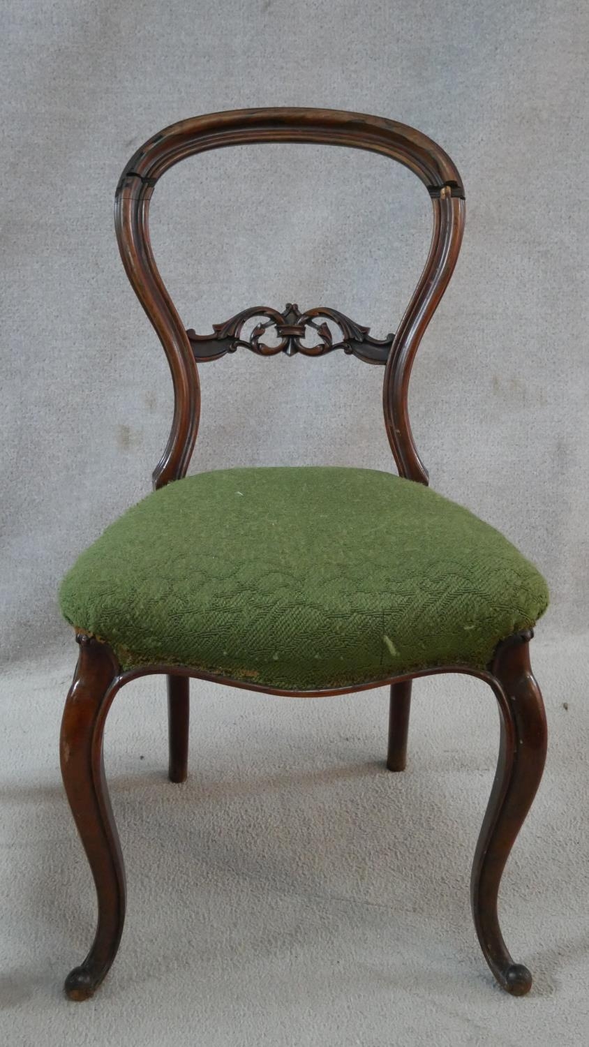 A pair of Victorian carved mahogany balloon back dining chairs on cabriole supports. H.88cm (damaged - Image 2 of 10