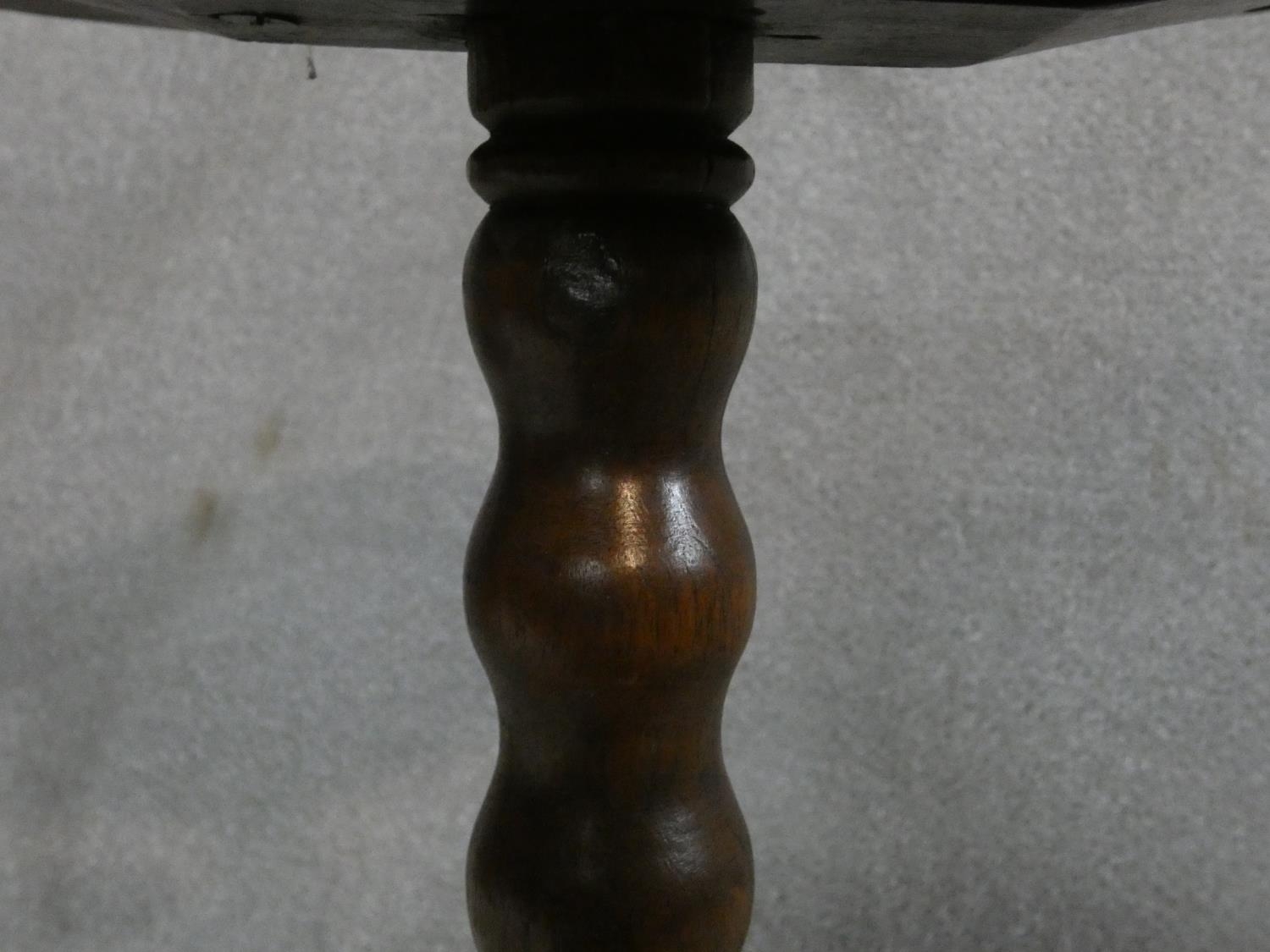 A Victorian mahogany lamp table on bobbin turned column on platform base. H.65 L.43 W.43cm - Image 4 of 6