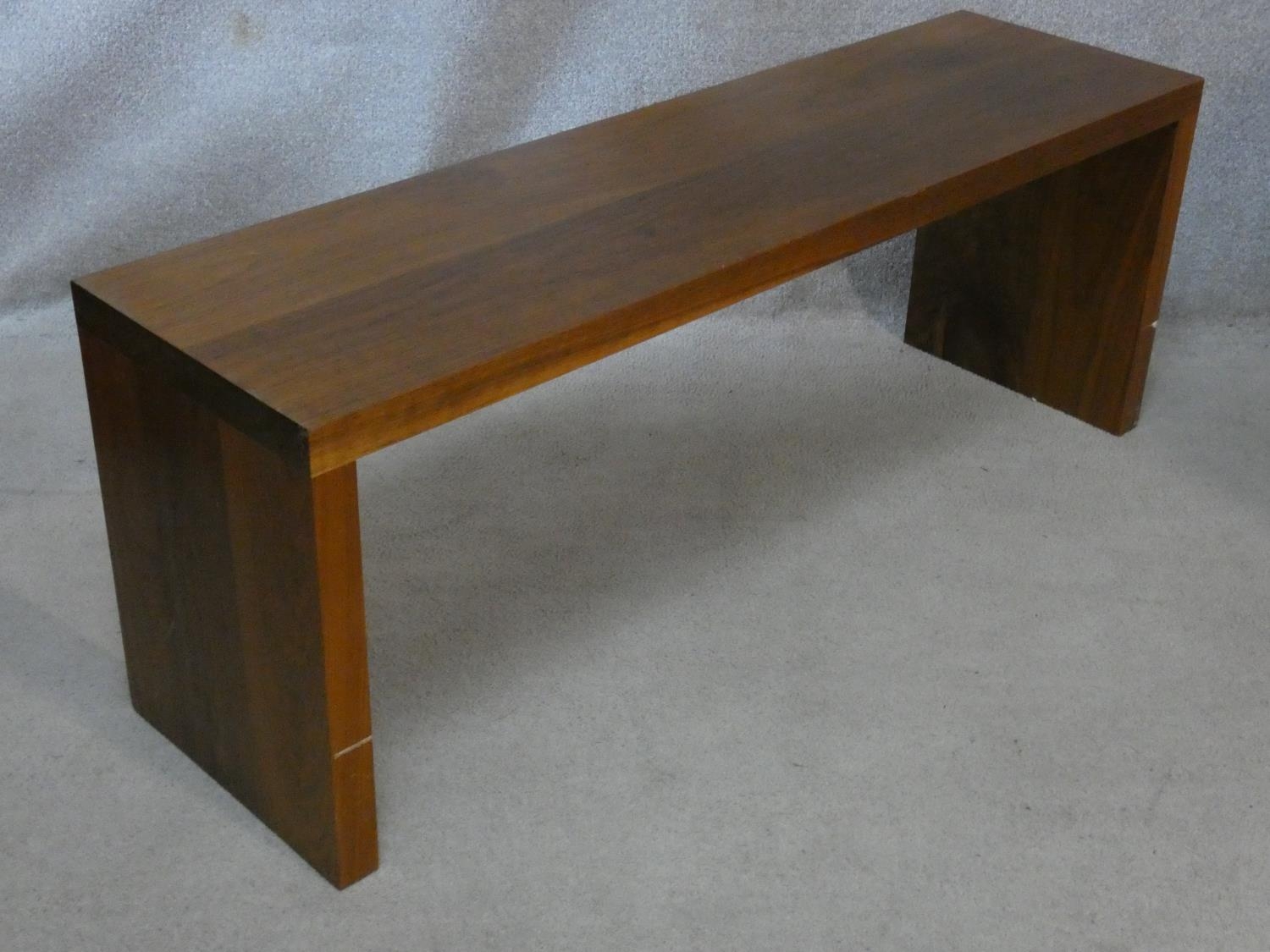 A pair of contemporary hardwood benches with planked top and supports. H.46.5 L.125.5 W.35cm - Image 3 of 3