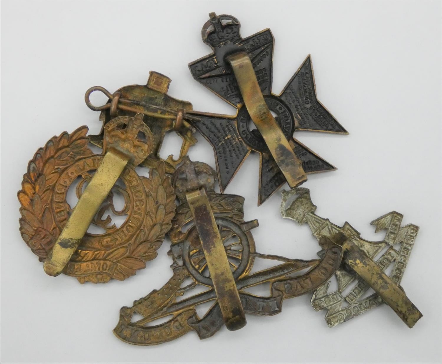 Five military cap and collar badges. Including a WW1 King's Royal Rifle Corps cap badge, a Royal - Image 2 of 9