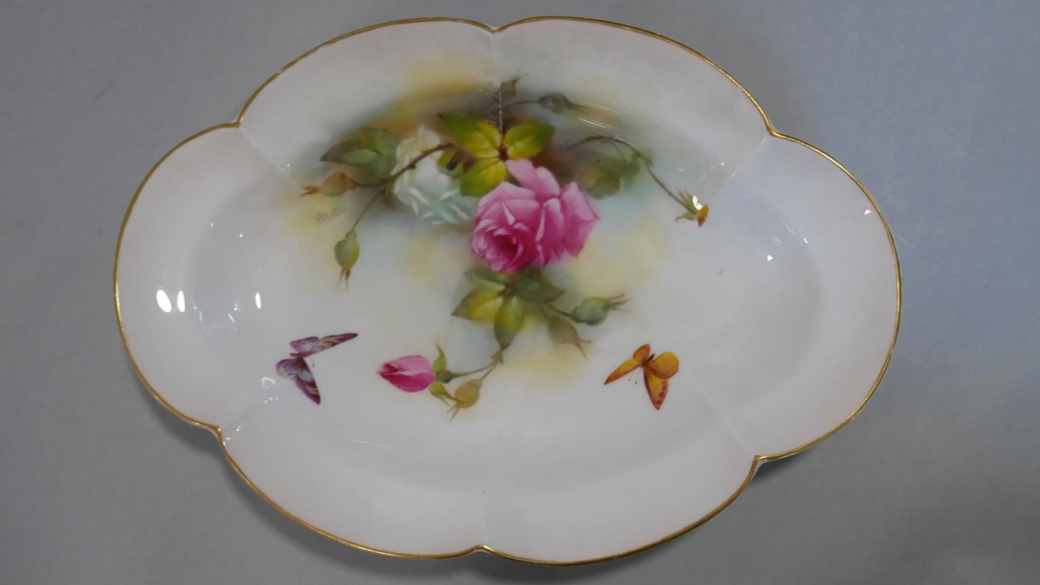 An antique Hadley Roses Royal Worcester hand painted cake set. Including six plates and two - Image 14 of 17