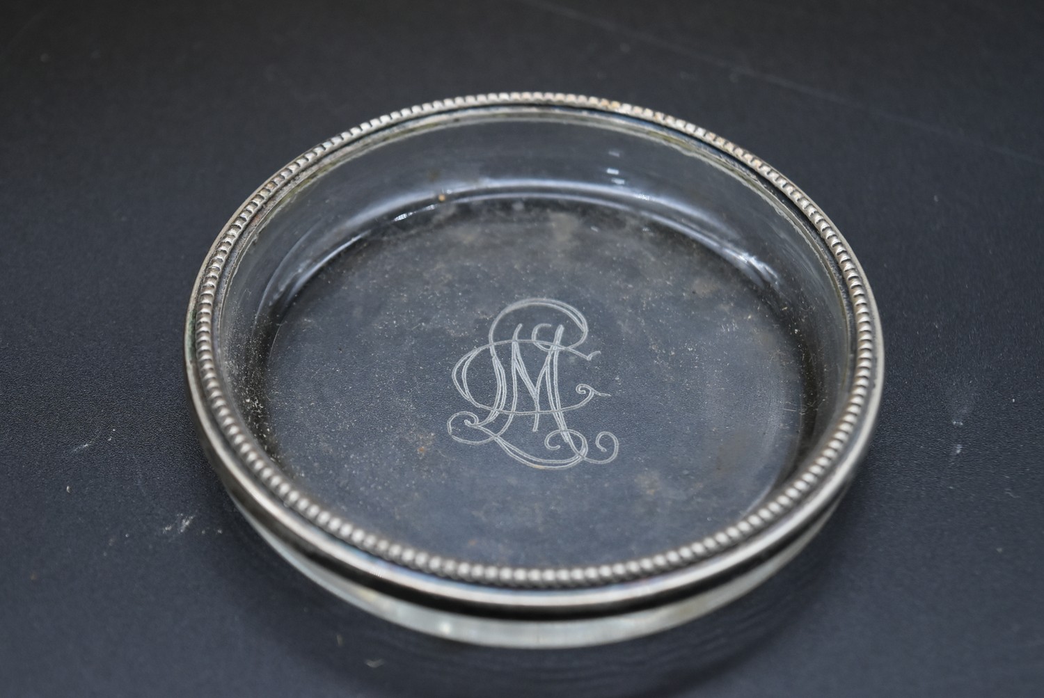 A gilt metal and cut crystal dish, an etched monogrammed dish with Continental silver rim, a twin - Image 5 of 15