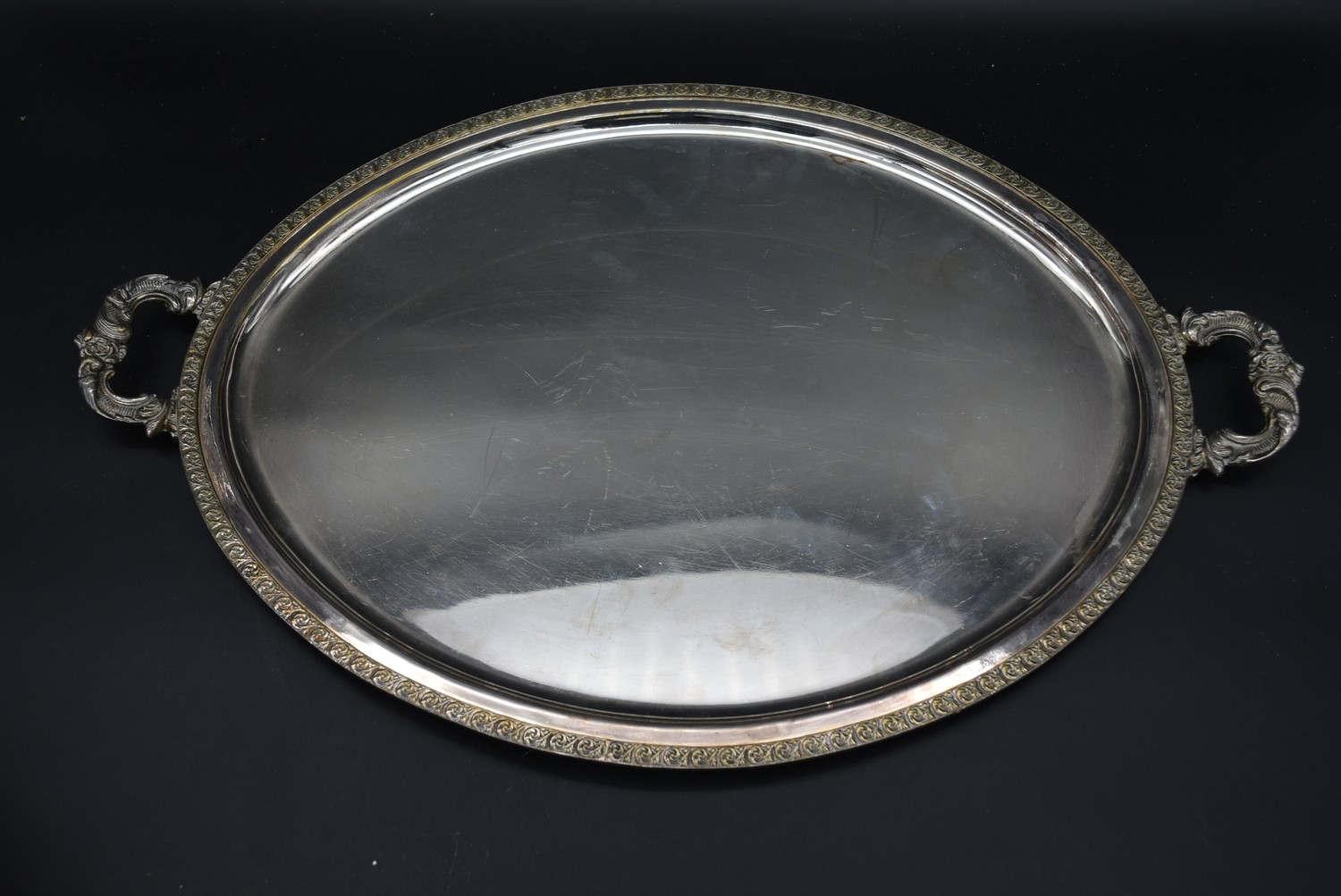 A large twin handles silver plated tray and a serving tureen with hotplate and cover. L.60cm (tray) - Image 2 of 16