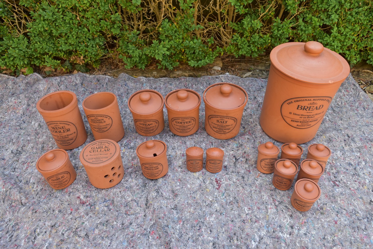 An extensive set of lidded terracotta kitchen jars, The Original Suffolk Canister by Henry - Image 2 of 8