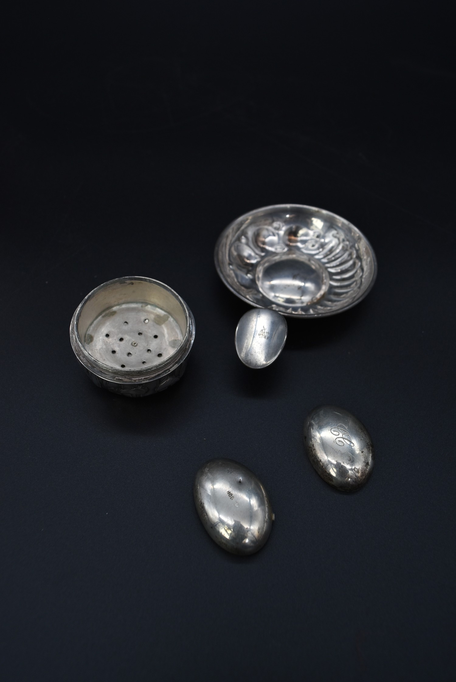 A collection of silver to include an English hallmarked silver waisted vase and a pierced dish as - Image 2 of 9