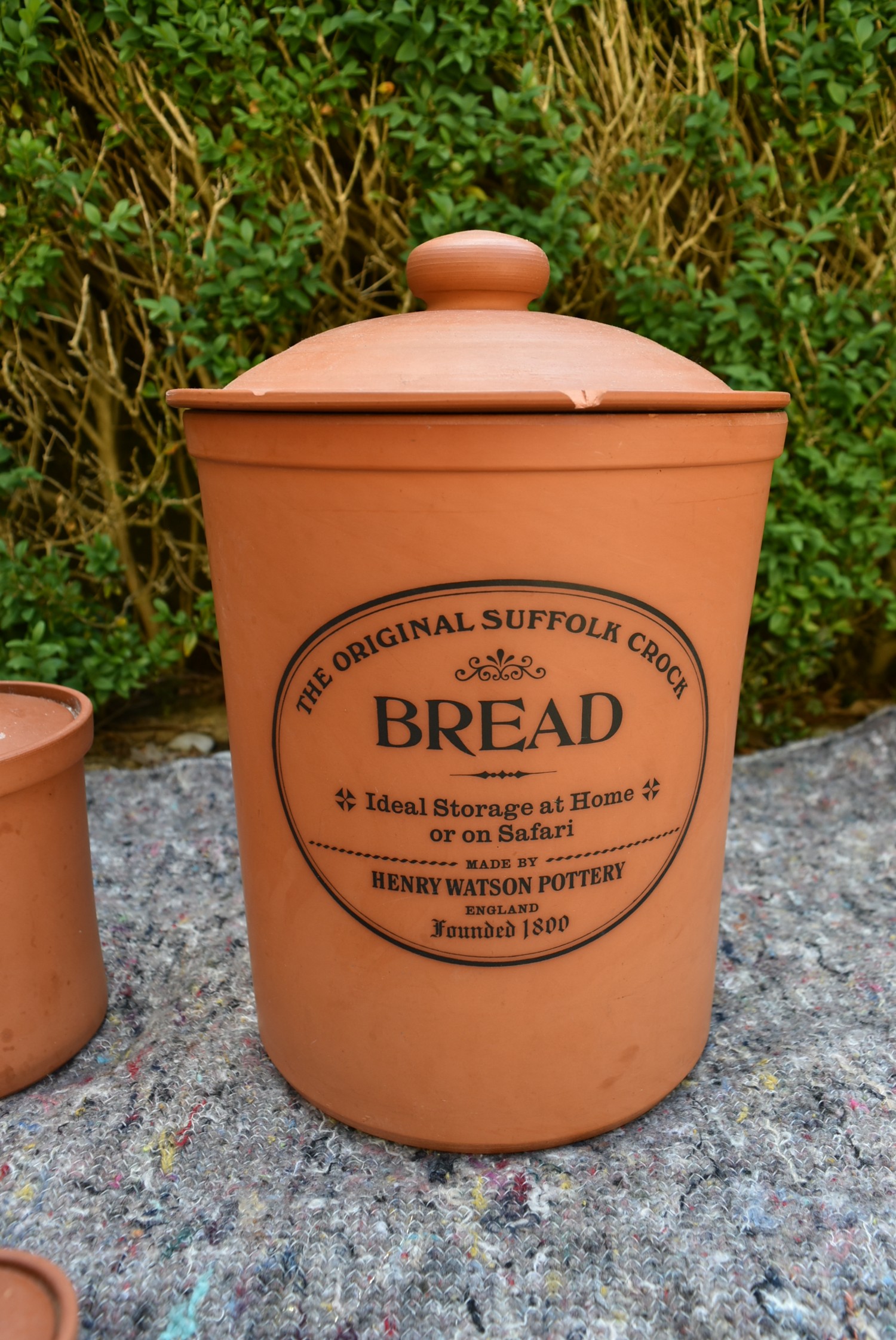 An extensive set of lidded terracotta kitchen jars, The Original Suffolk Canister by Henry - Image 7 of 8