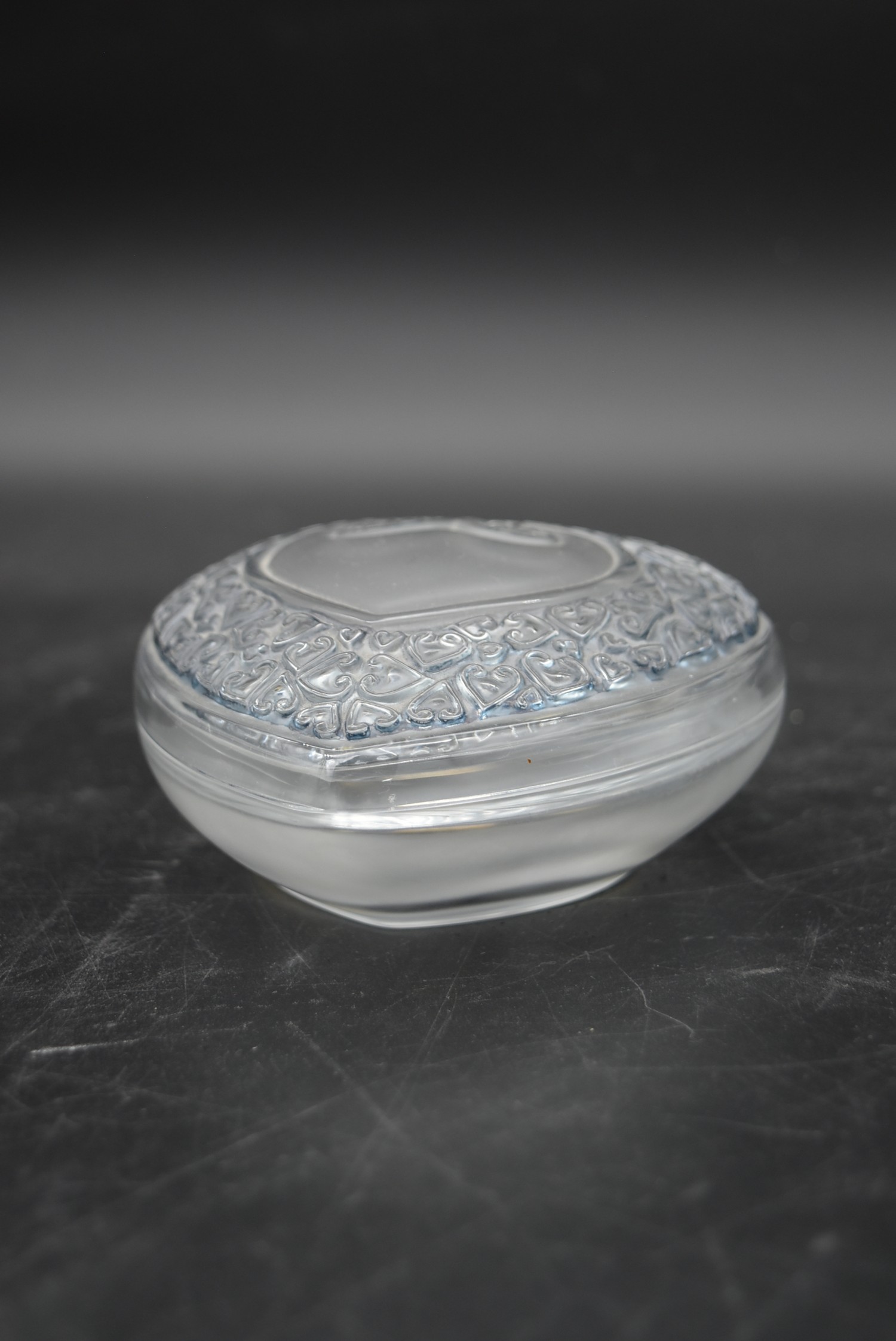 A boxed French Lalique heart shaped lidded frosted glass trinket box. Signed to base. With - Image 2 of 6