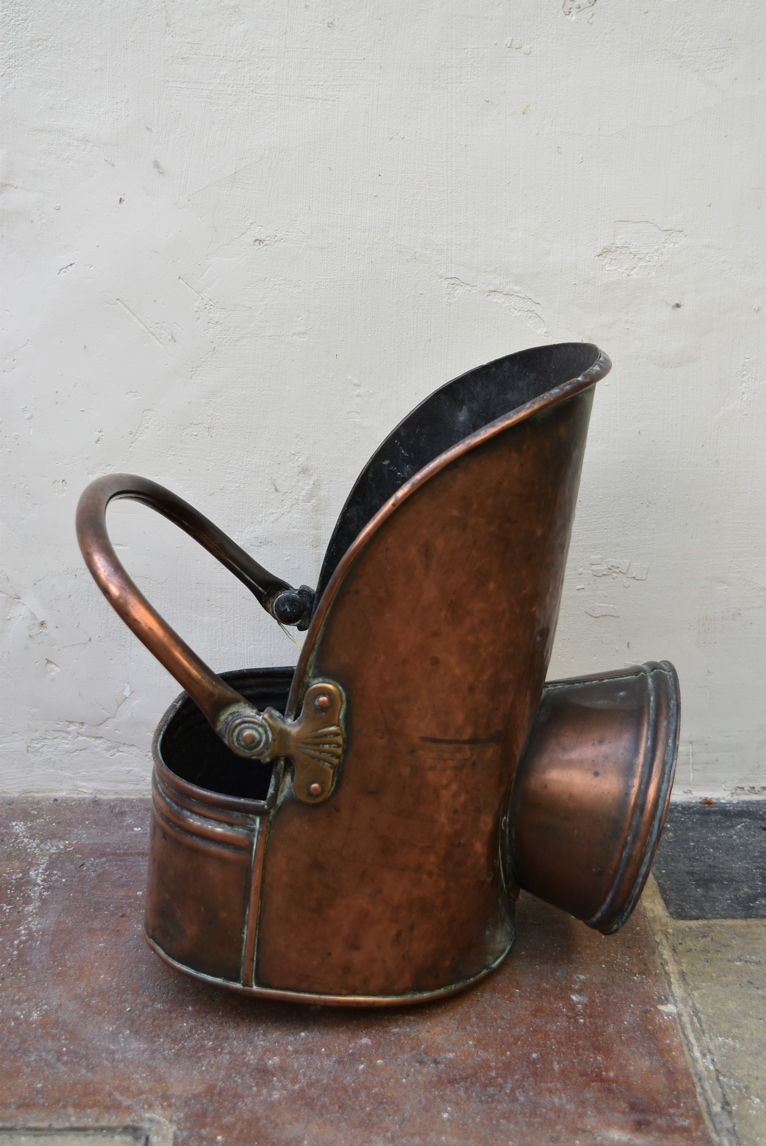 A 19th century copper helmet shaped coal scuttle with brass swing handle. H.41cm - Image 6 of 7