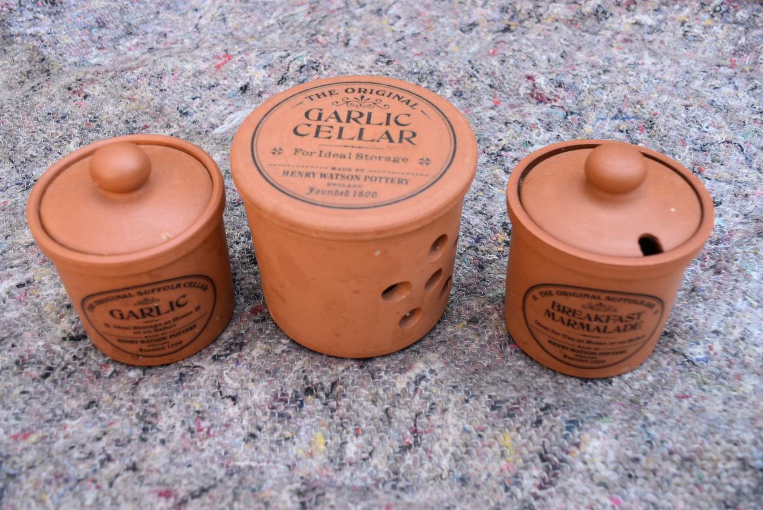 An extensive set of lidded terracotta kitchen jars, The Original Suffolk Canister by Henry - Image 4 of 8