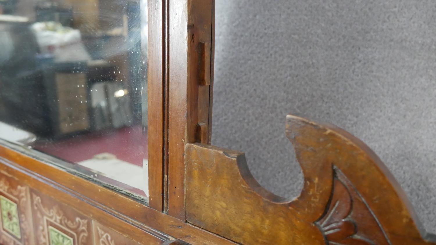 A late Victorian satin walnut washstand with carved and tiled mirrored upstand above marble top - Image 3 of 12