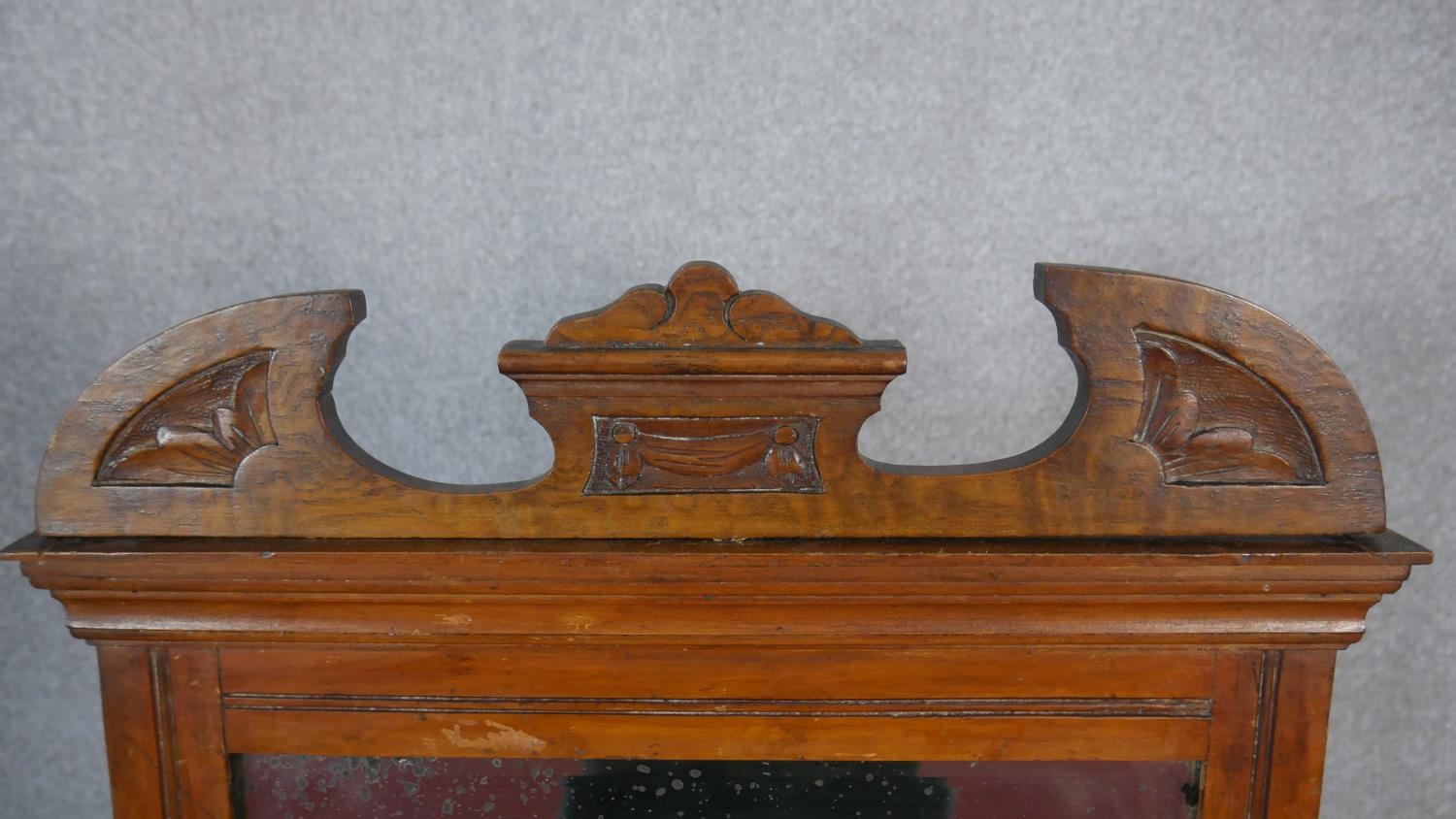 A late Victorian satin walnut washstand with carved and tiled mirrored upstand above marble top - Image 5 of 12