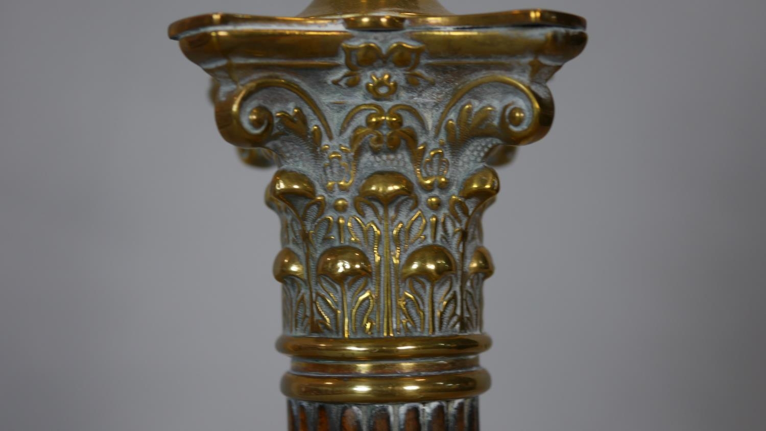 A brass Corinthian column table lamp base and an Eastern style brass table lamp and shade. H.51cm ( - Image 7 of 8