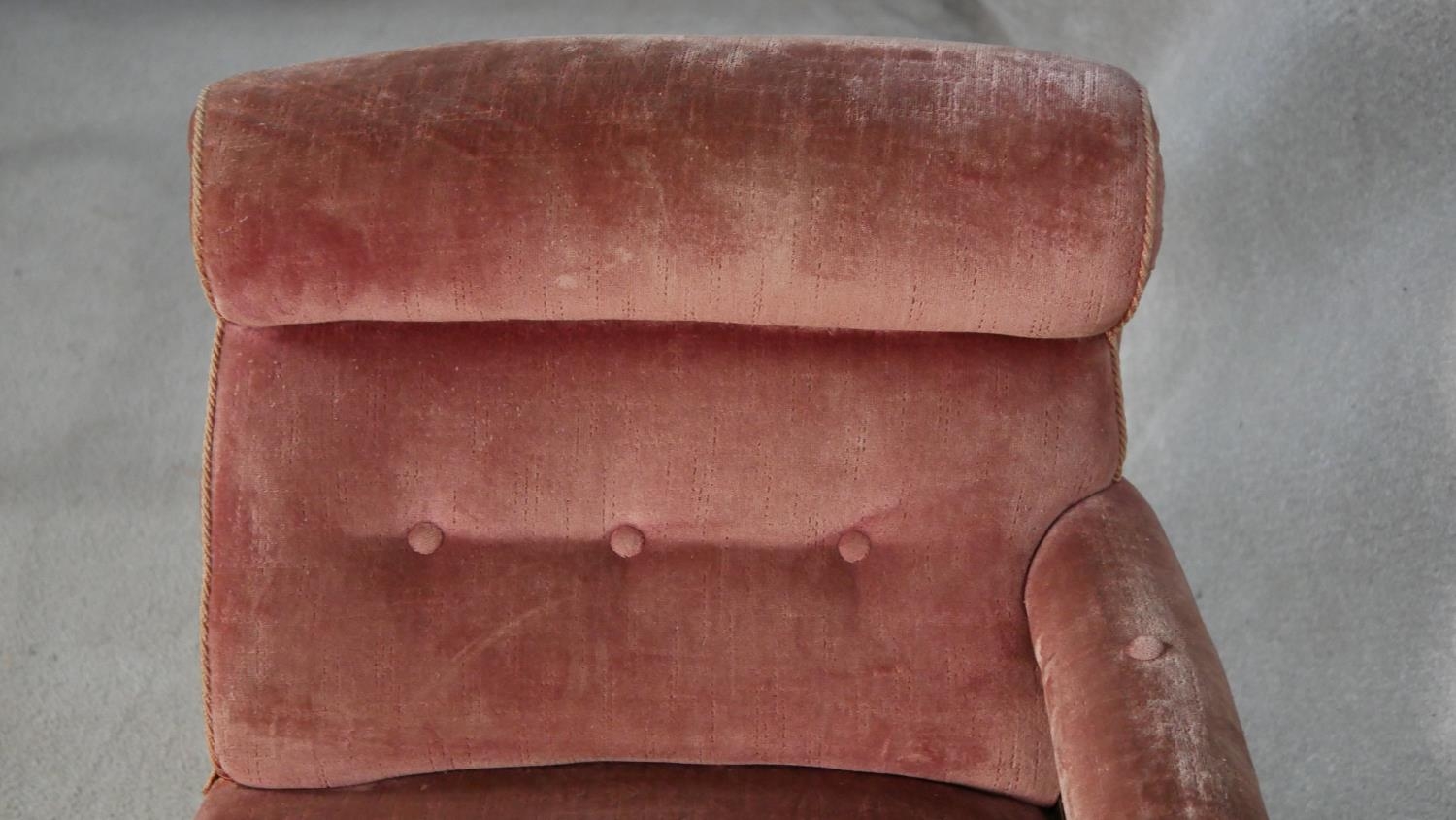 A late Victorian mahogany framed double end chaise longue in buttoned velour upholstery and with - Image 3 of 6