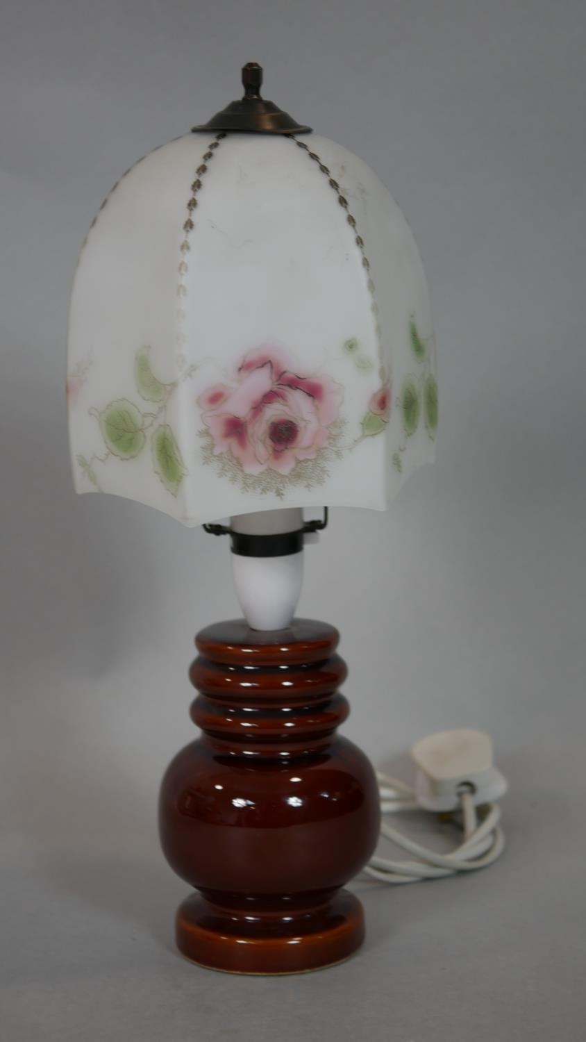 A tall brass table lamp base along with a smaller example with shade and a vintage brown glazed - Image 5 of 11