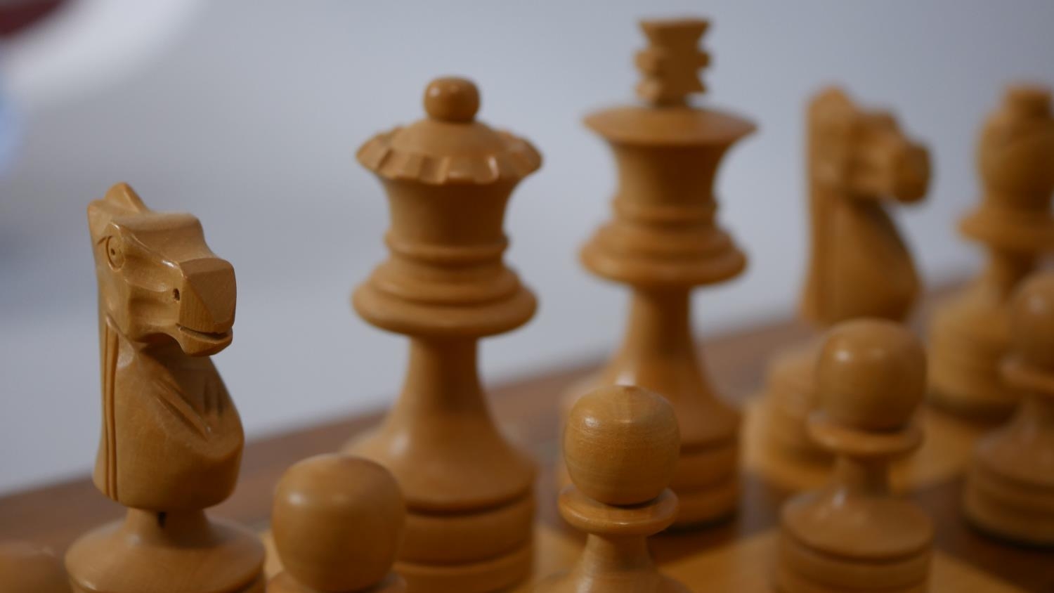 A 1980's Mephisto Exclusive hardwood modular chess board with pieces. (Complete) H.5 L.41 W.40.5cm - Image 6 of 7