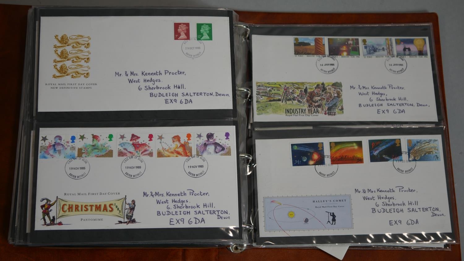 A large collection of loose world stamps and a Post Office leather effect binder of various first - Image 6 of 9