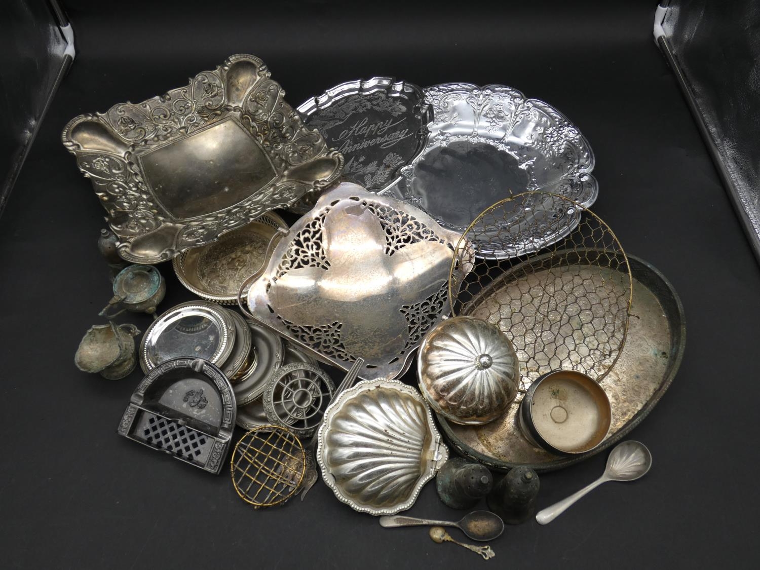 An extensive collection of miscellaneous silver plate. - Image 7 of 7