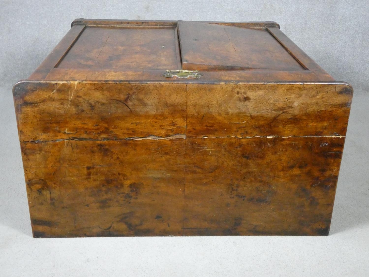 A late 19th century Continental burr walnut chiffonier with frieze drawer above panel doors on - Image 9 of 15