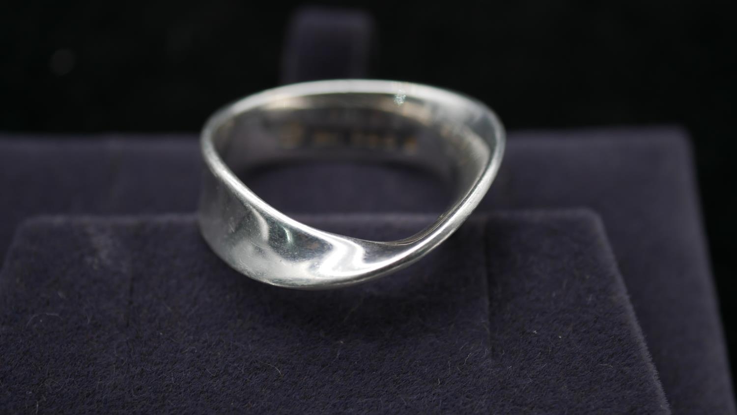 Two Danish silver rings, one designed by Vivannia Torun Bulow-Hube FOR Georg Jensen, a MÖBIUS ring - Image 2 of 6
