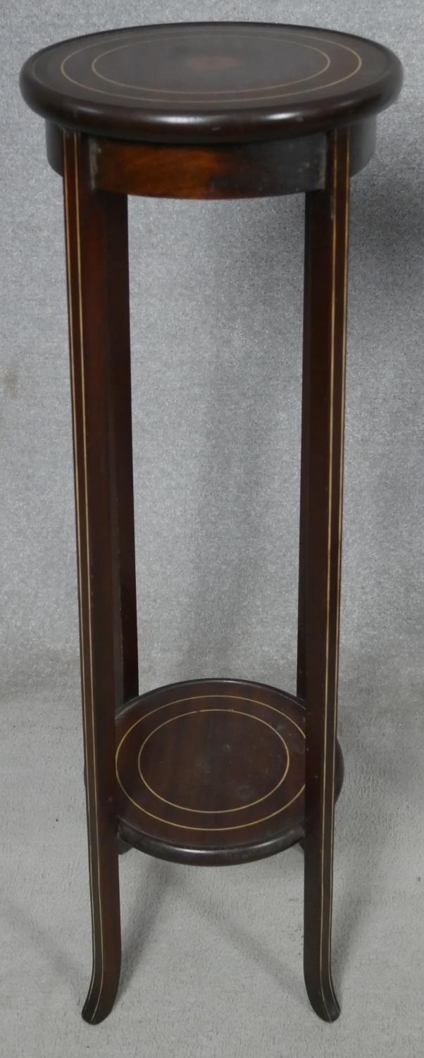 A pair of C.1900 mahogany torchières with central satinwood and olivewood fan inlay. H.98 D.30cm - Image 4 of 4