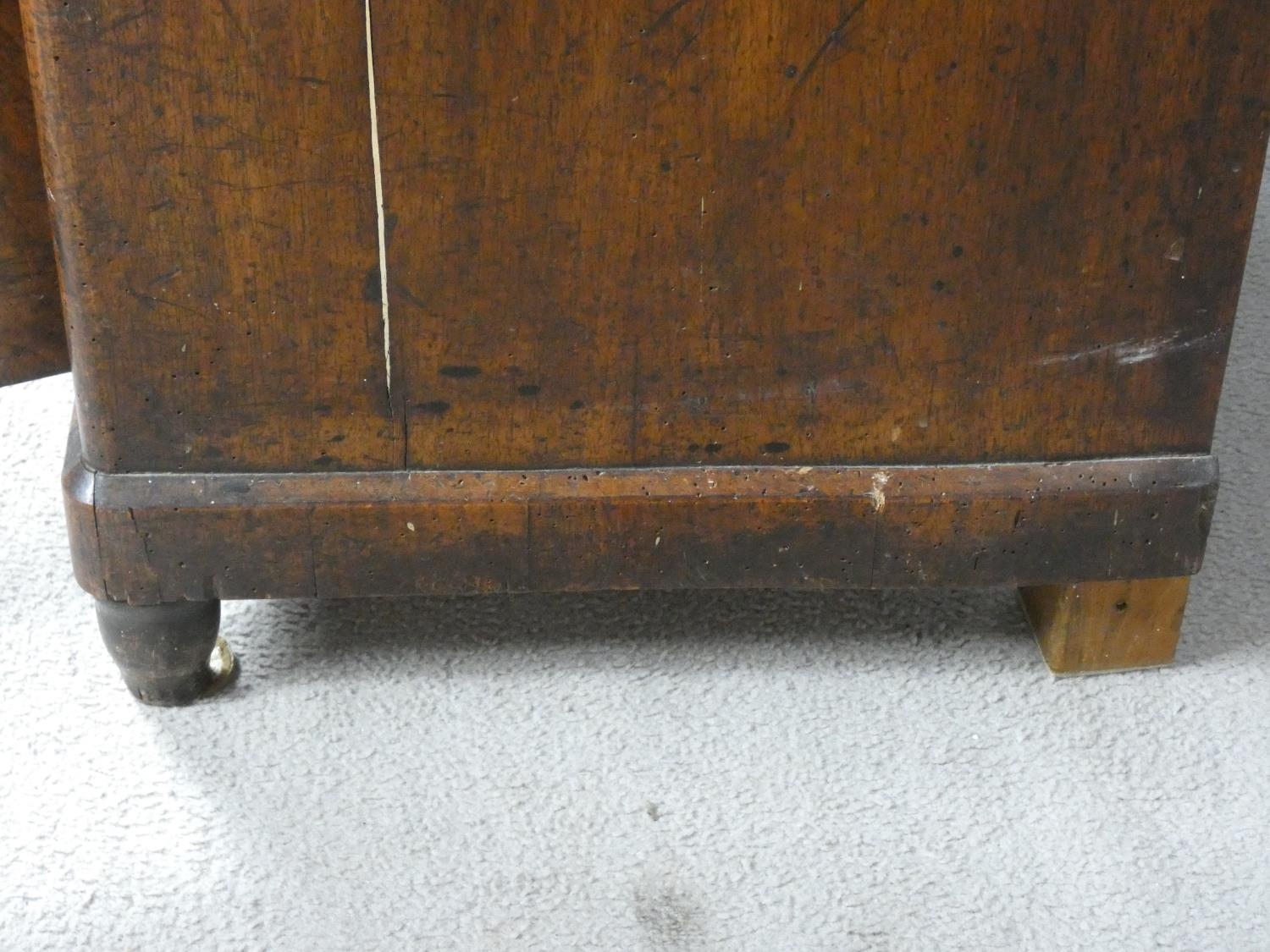 A late 19th century Continental burr walnut chiffonier with frieze drawer above panel doors on - Image 5 of 15