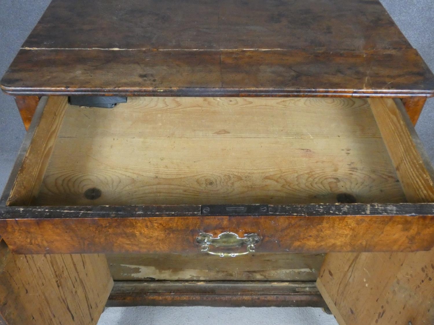 A late 19th century Continental burr walnut chiffonier with frieze drawer above panel doors on - Image 15 of 15