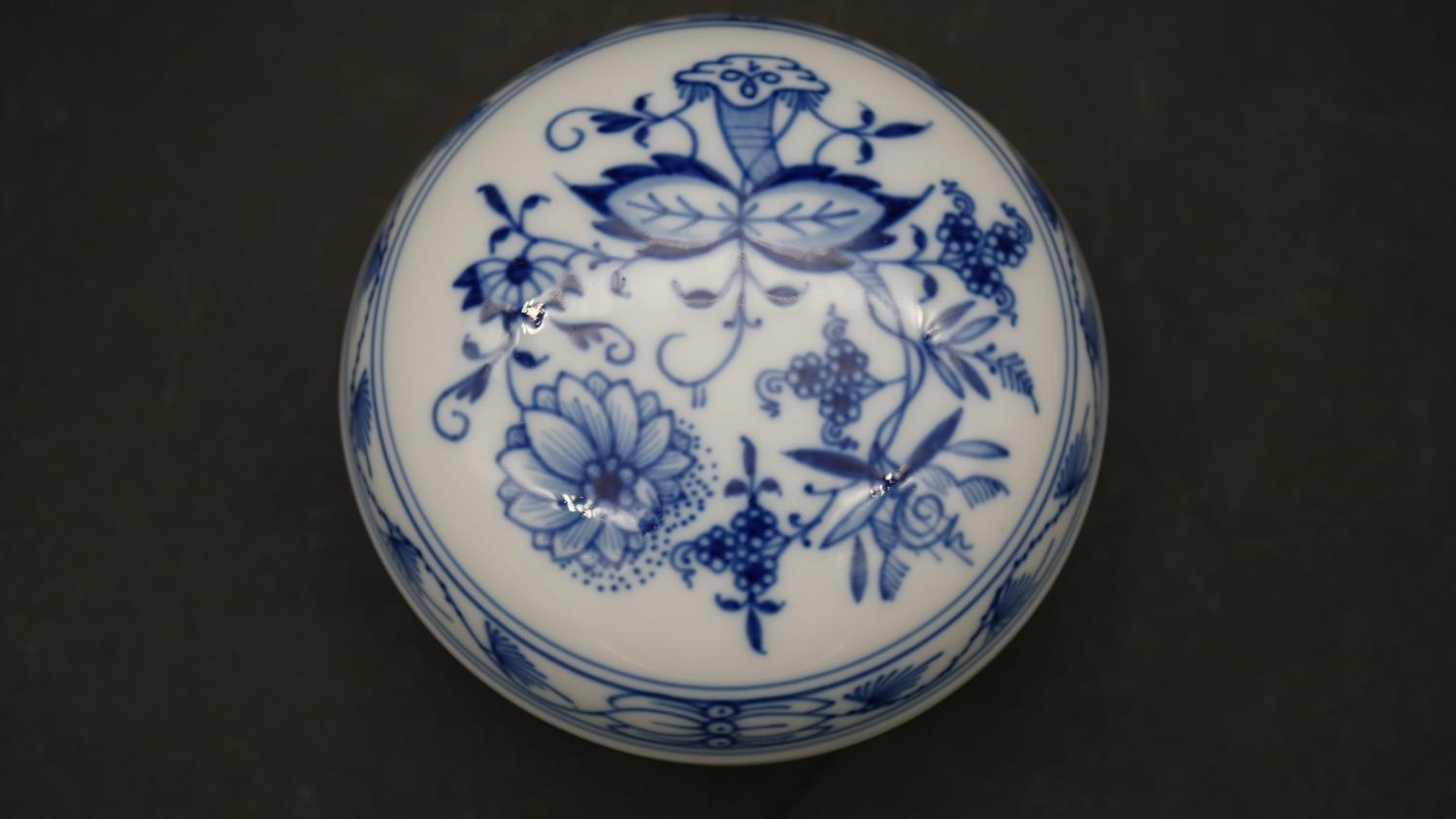 A collection of ceramic items. To include a gilded white metal rimmed Sevres porcelain bowl, an - Image 11 of 15