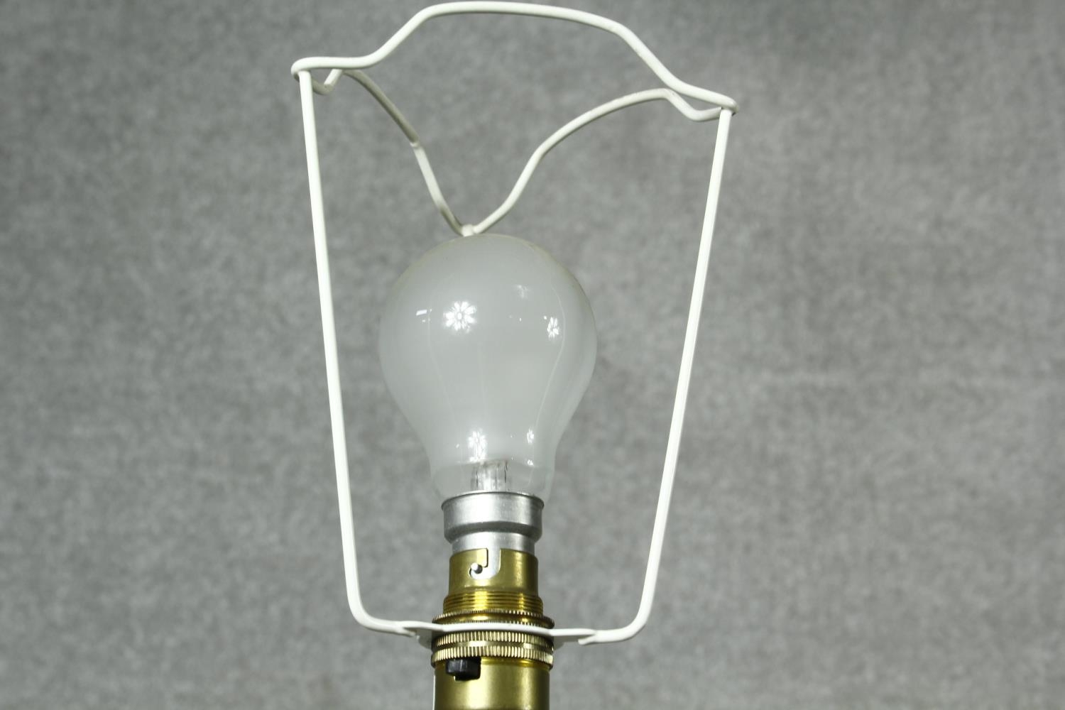 A brass Corinthian column standard lamp. H.154cm - Image 5 of 6