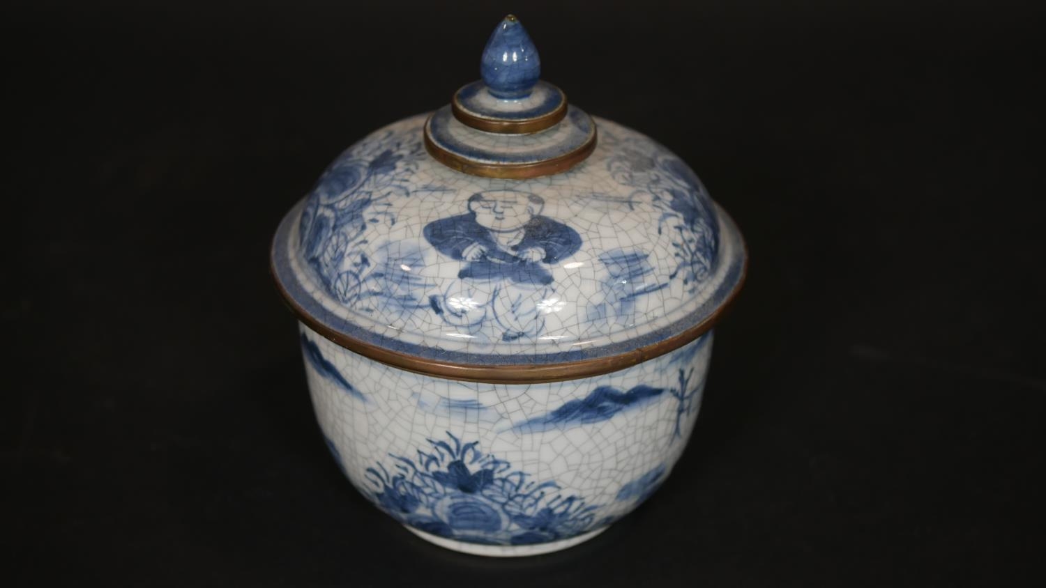 A pair of Chinese style baluster vases, a Chinese blue and white lidded tureen and a similar - Image 7 of 10