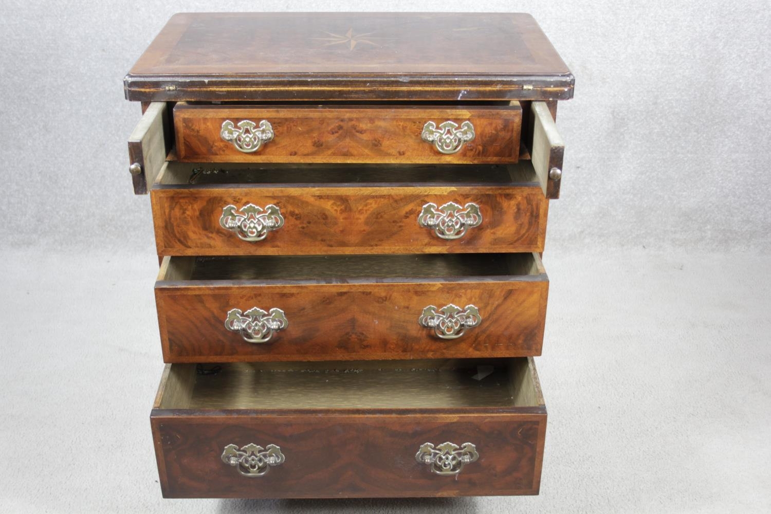 A mid Georgian style burr elm and walnut feather banded bachelors chest with star inlaid foldover - Image 10 of 13