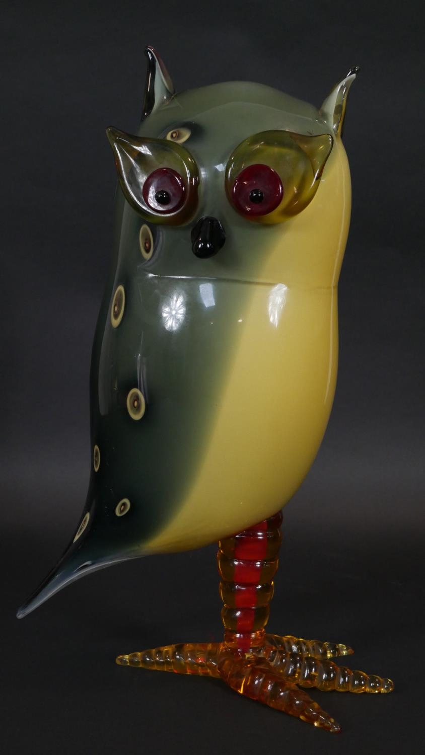 A very large Murano glass owl sculpture by Italian glass artist Sandro Frattin. Signed Frattin. H.