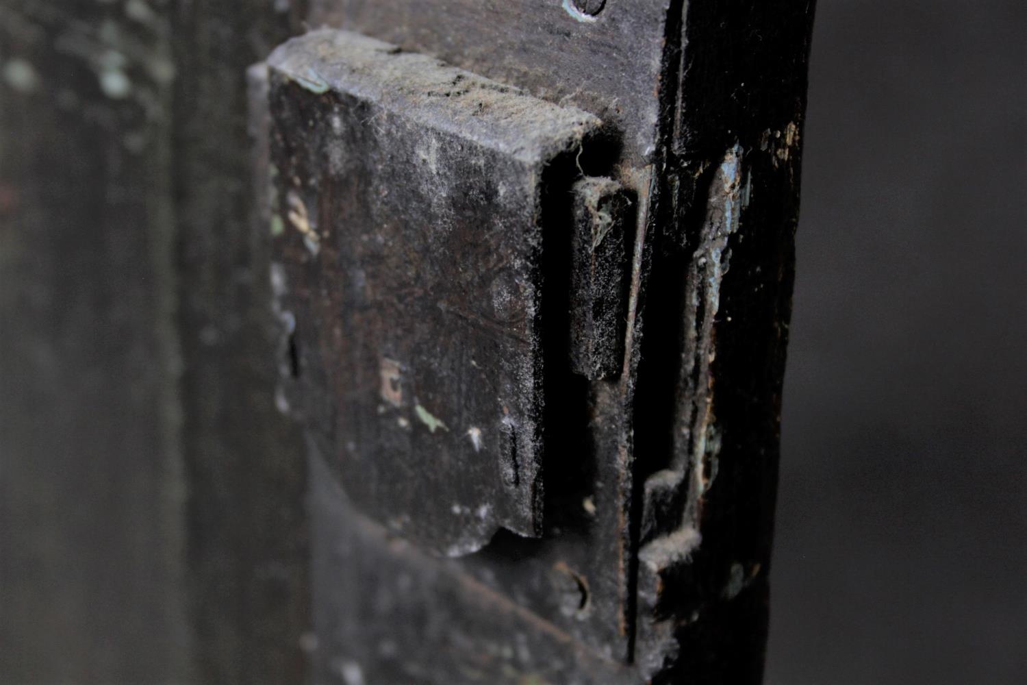 A Georgian country oak corner cupboard with panel door enclosing shaped shelves. H.117 W.81 D.41cm - Image 10 of 10