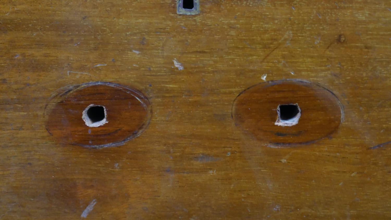 An Edwardian mahogany and crossbanded kneehole desk with inset leather top raised on square tapering - Image 4 of 9