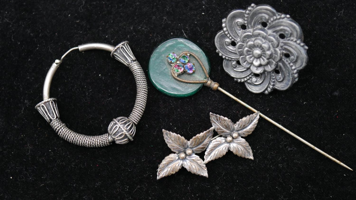A collection of costume jewellery. Including a rainbow moonstone cabochon articulated silver - Image 3 of 9