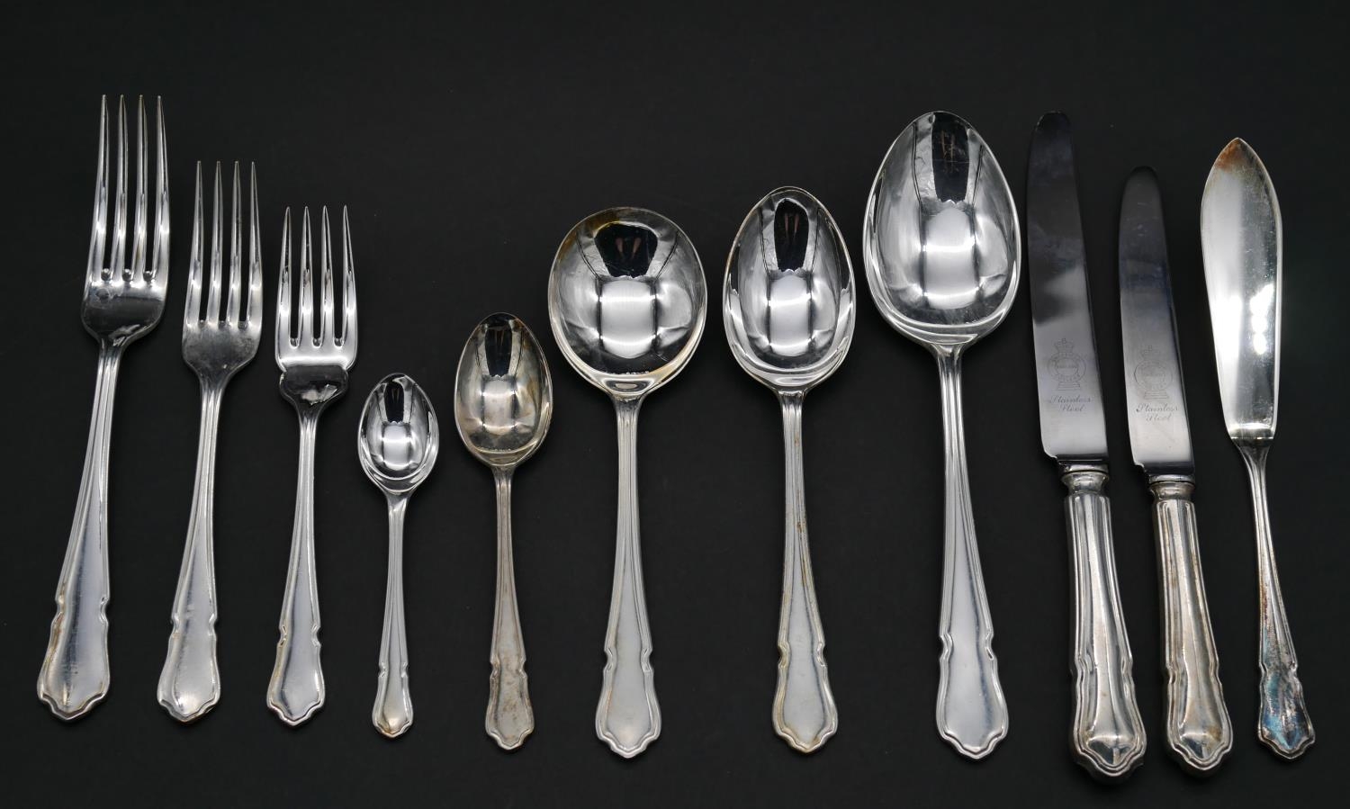 A cased silver plated cutlery canteen, eleven pieces for twelve settings, marked EPNS A1 Sheffield - Image 4 of 7