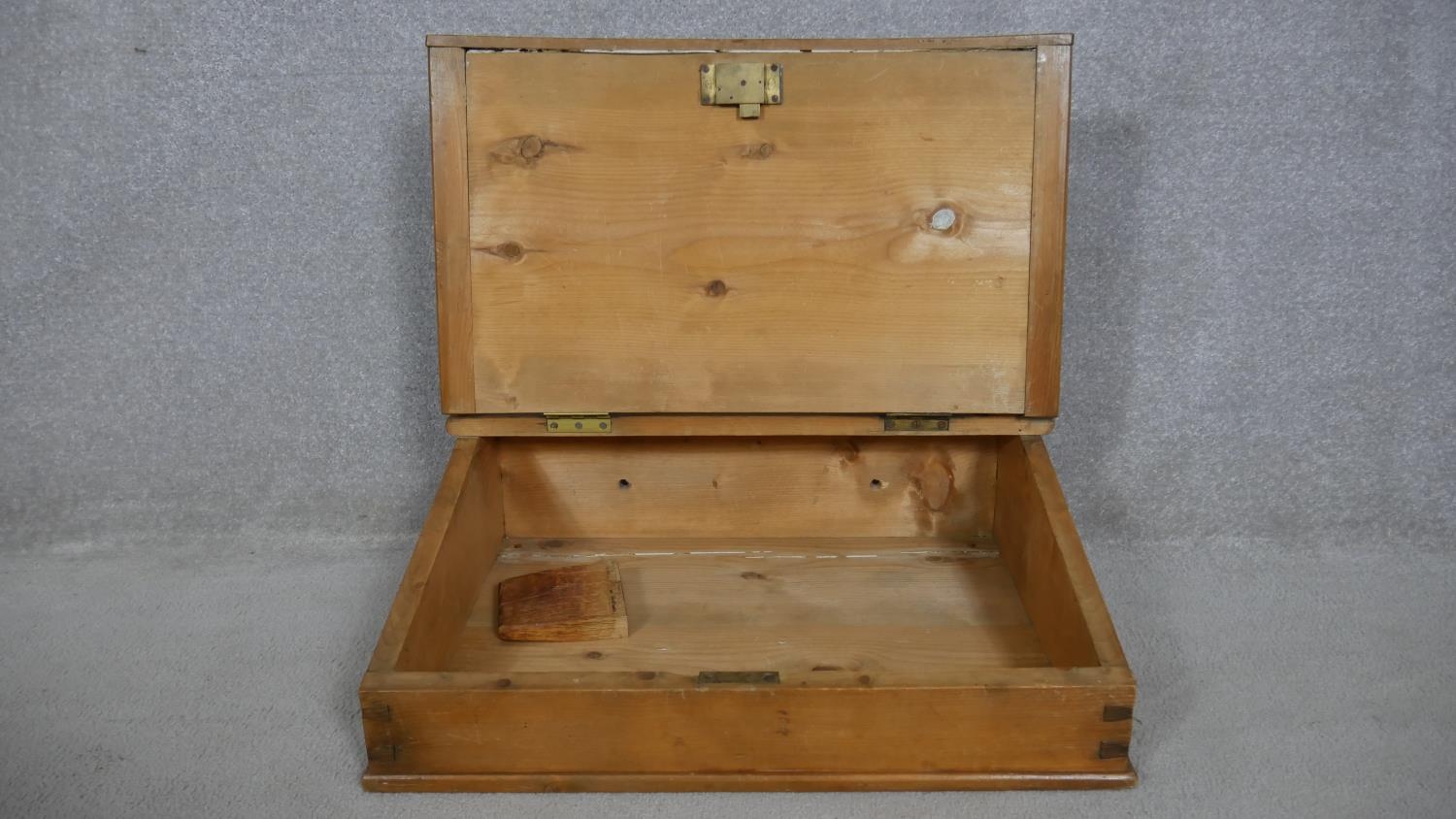 A pine clerk's writing slope with galleried top and hinged lid enclosing storage compartment. H.23 - Image 2 of 4