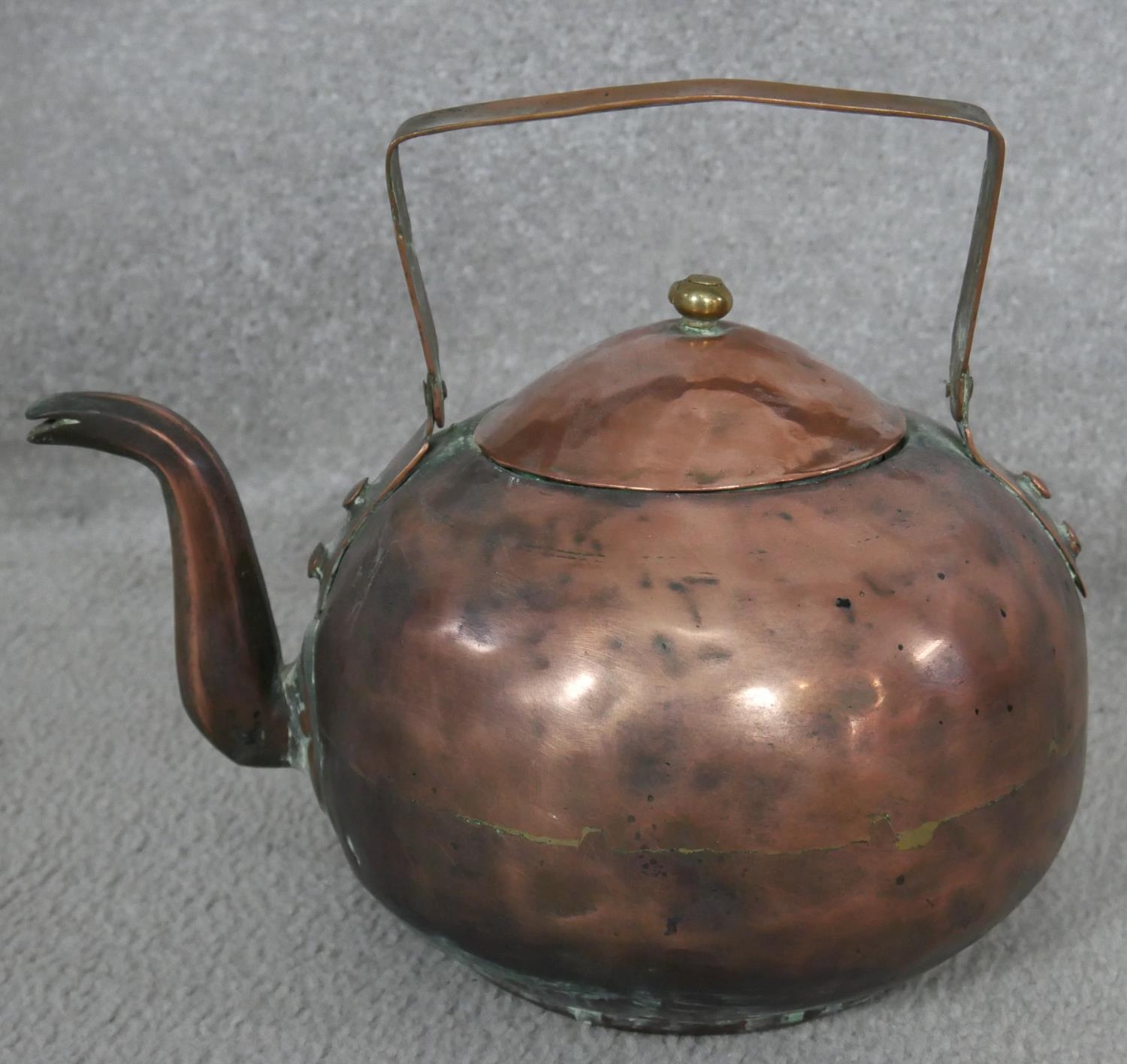 A brass and copper coal scuttle, a copper pan and teapot, a vintage coffee grinder and a 2lb weight. - Image 2 of 8