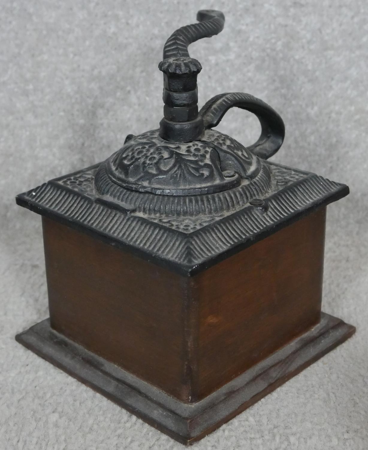 A brass and copper coal scuttle, a copper pan and teapot, a vintage coffee grinder and a 2lb weight. - Image 5 of 8