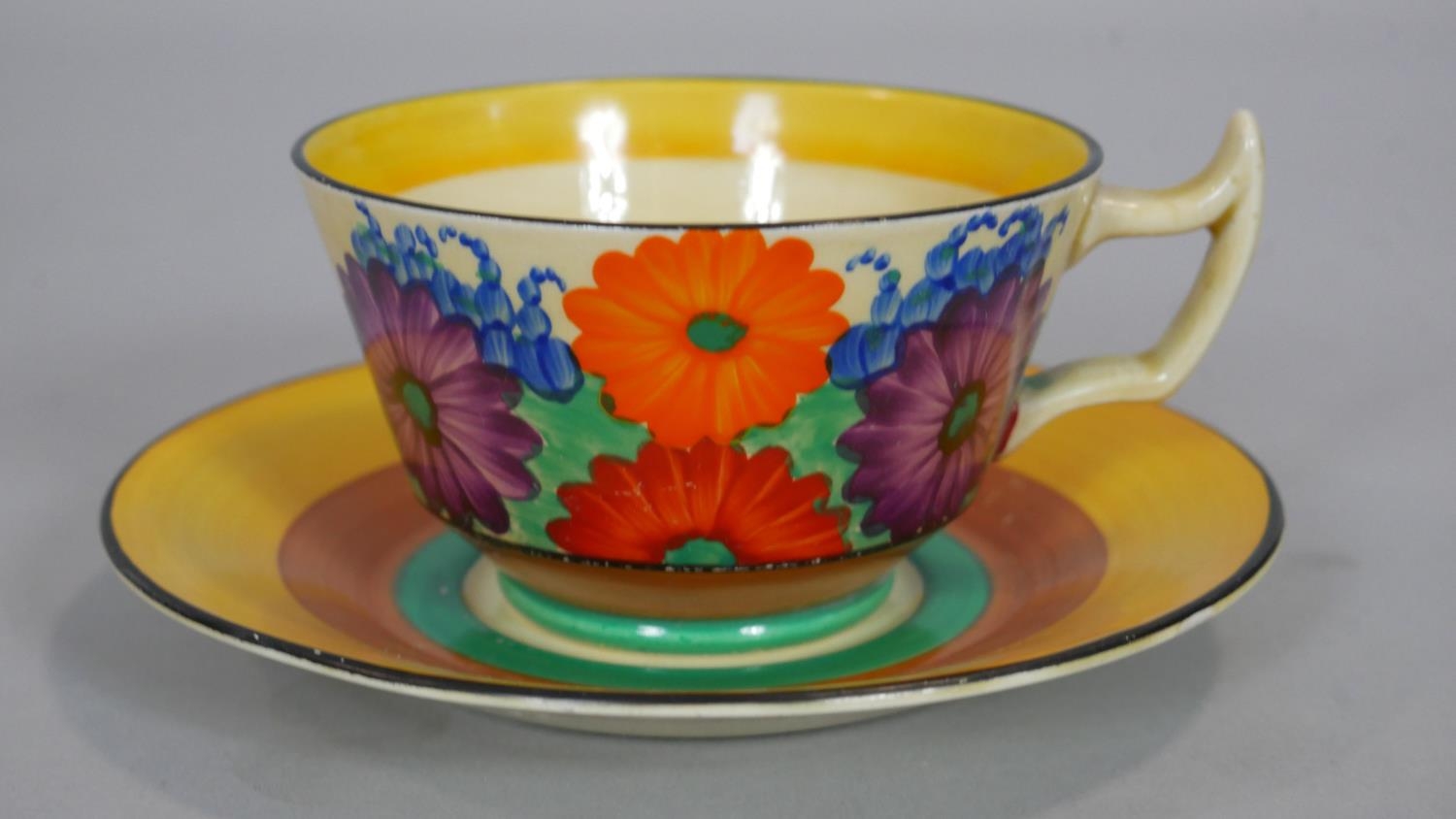 Clarice Cliff Bizarre Gayday pattern, hand decorated, four cups and their matching saucers in - Image 6 of 8