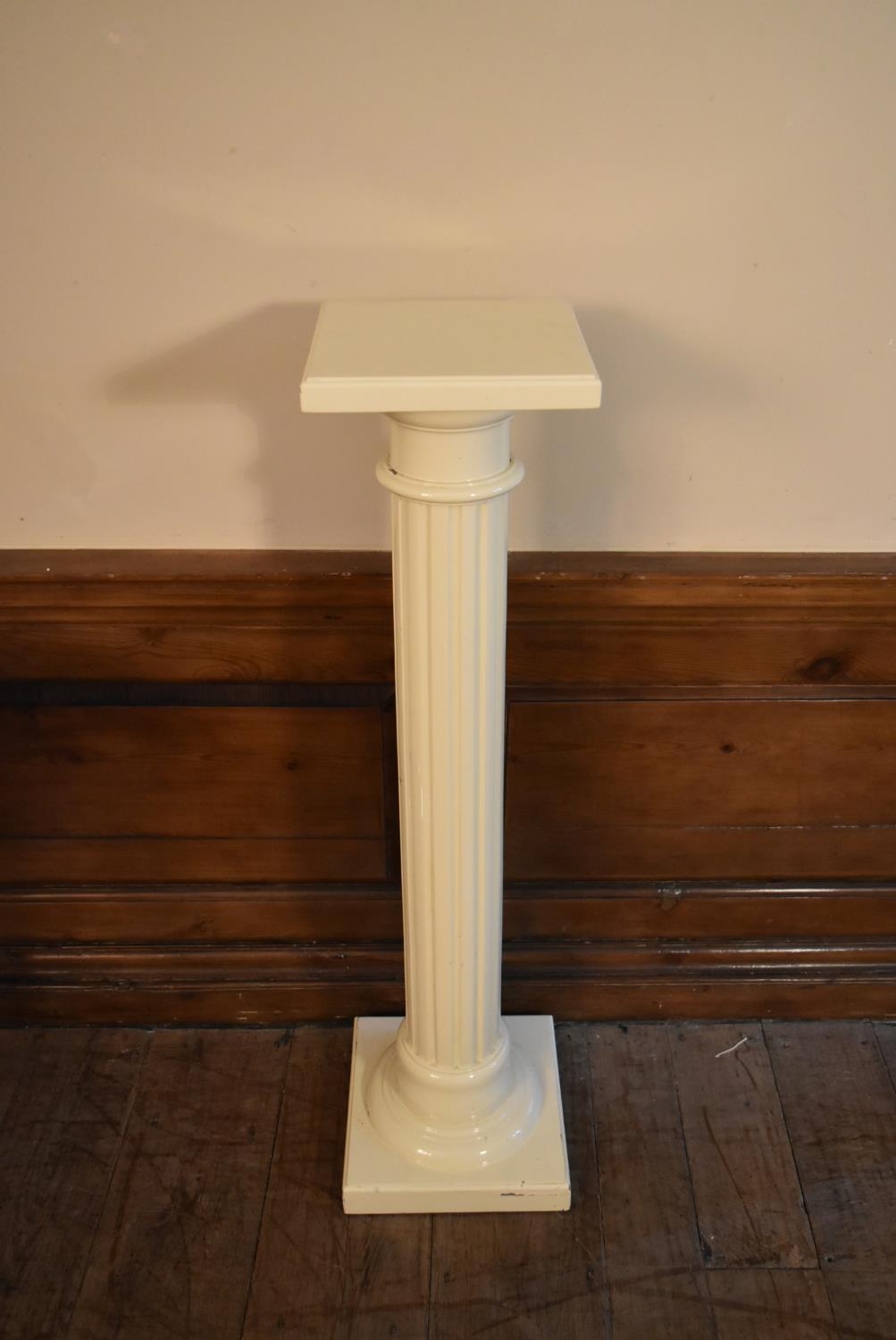 A vintage painted torchère with fluted column on stepped base. H.109 W.26cm - Image 2 of 4