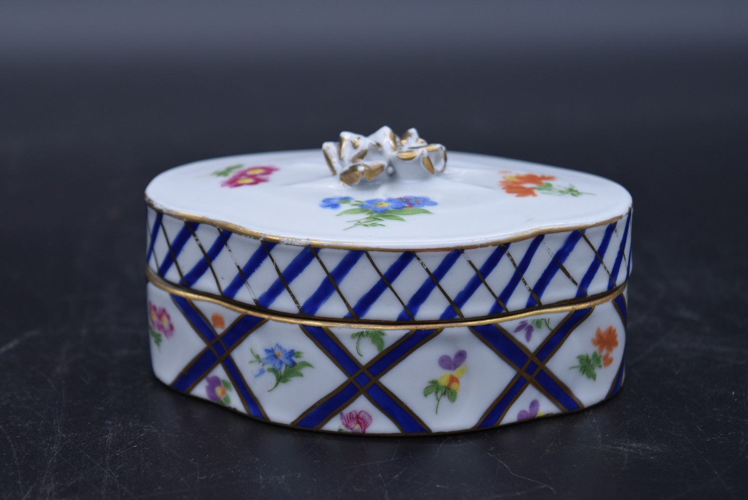 A Continental porcelain hand gilded and decorated lidded caddy, a twin lidded Spode basket and a set - Image 5 of 11