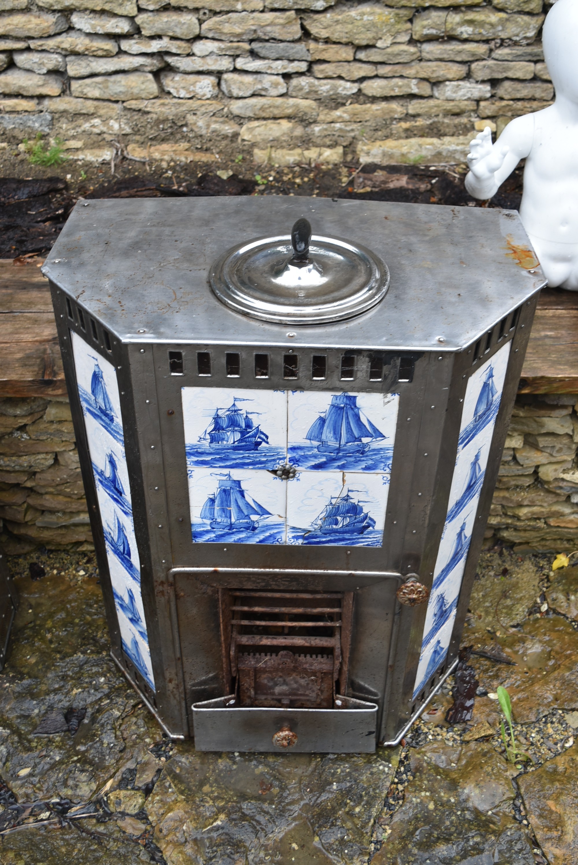 A late 19th century Dutch steel free standing fireplace with inset blue and white sailboat tiles - Image 2 of 4