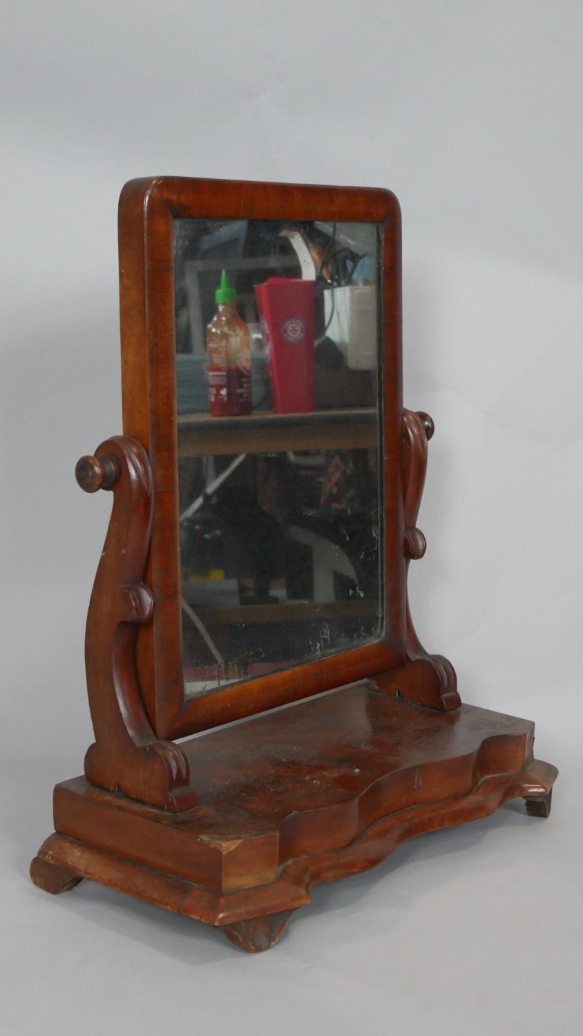 A Victorian mahogany swing toilet mirror on shaped platform base. H.50 W.42.5 D.20cm - Image 3 of 4