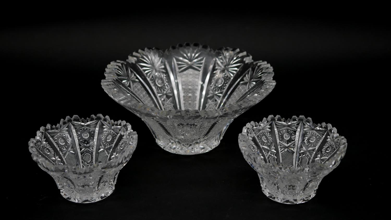 A collection of cut crystal and glass items. Including a large cut crystal vase with geometric - Image 4 of 5
