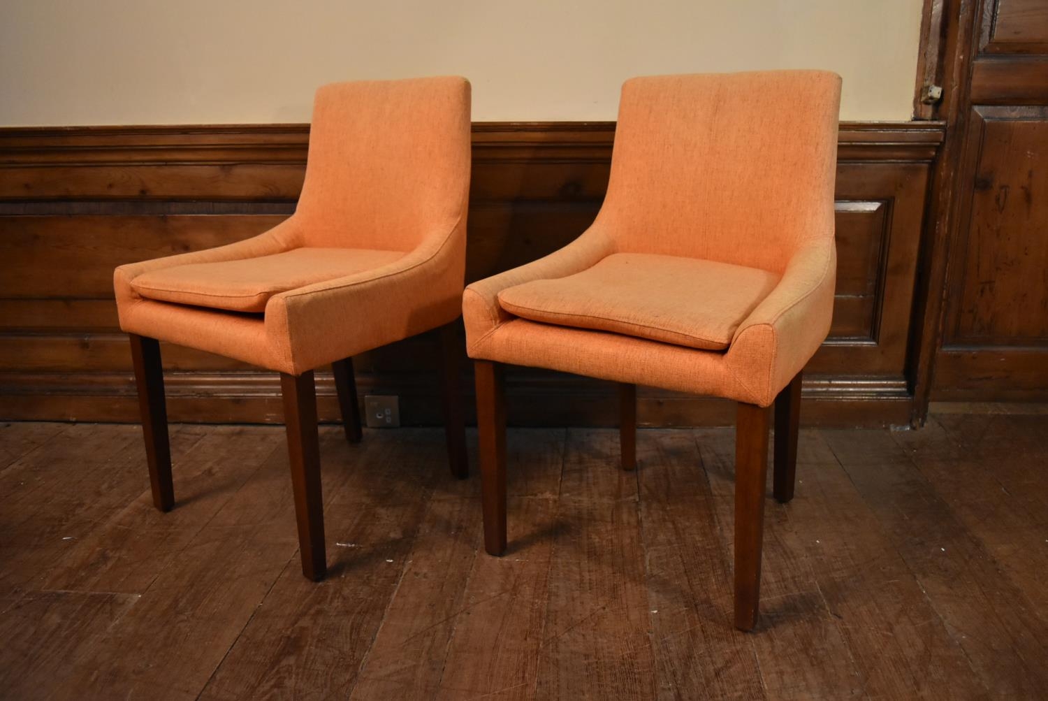 A pair of contemporary dining chairs in calico upholstery. H.85 W.53 D.45cm - Image 3 of 5