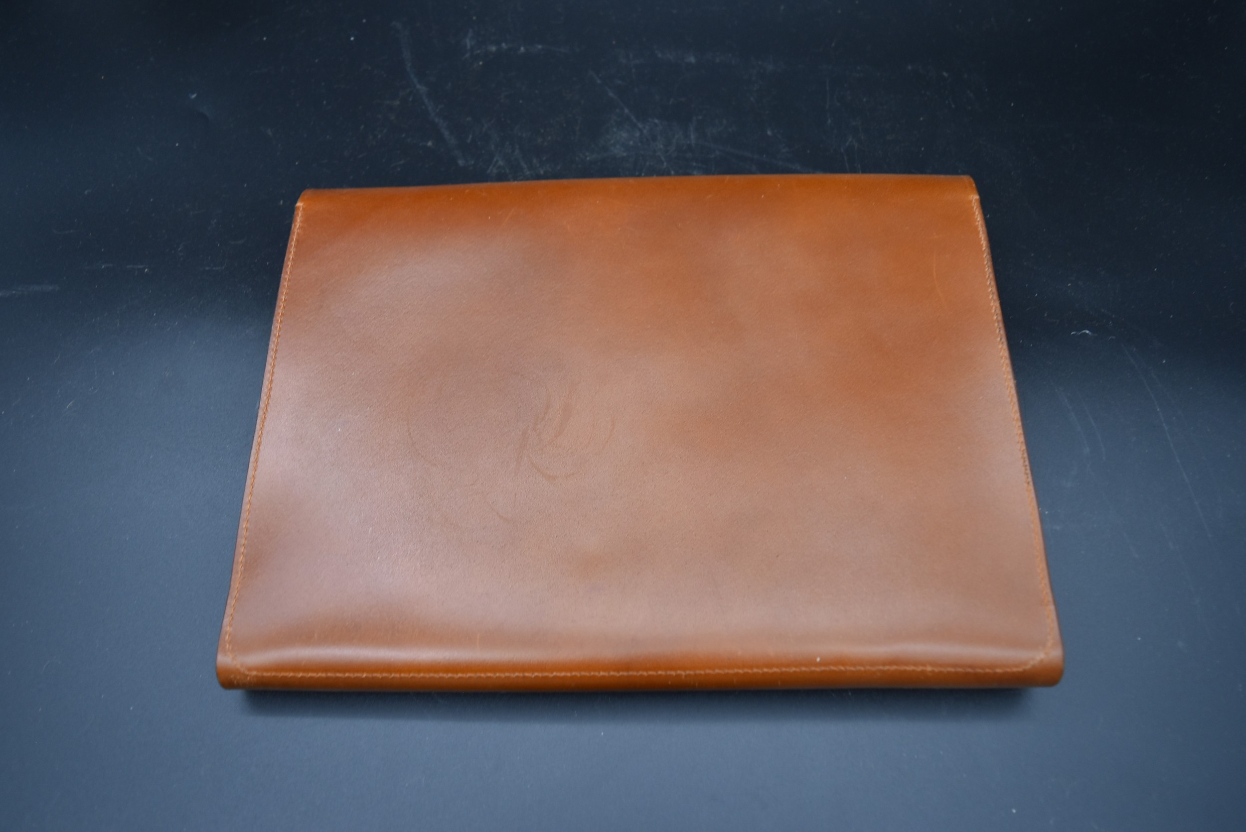 A vintage leather fronted stationary blotting pad along with a tan leather stationary folder with - Image 25 of 25