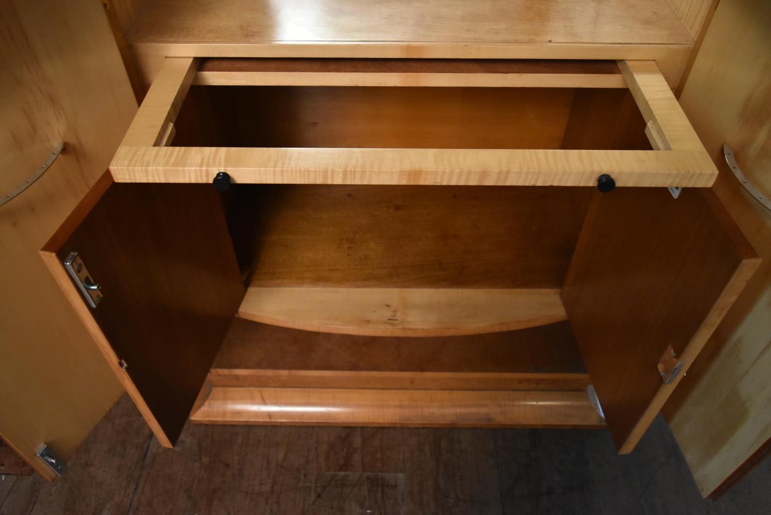 An Art Deco burr walnut cocktail cabinet with ribbed central panel doors enclosing glazed and lit - Image 10 of 23