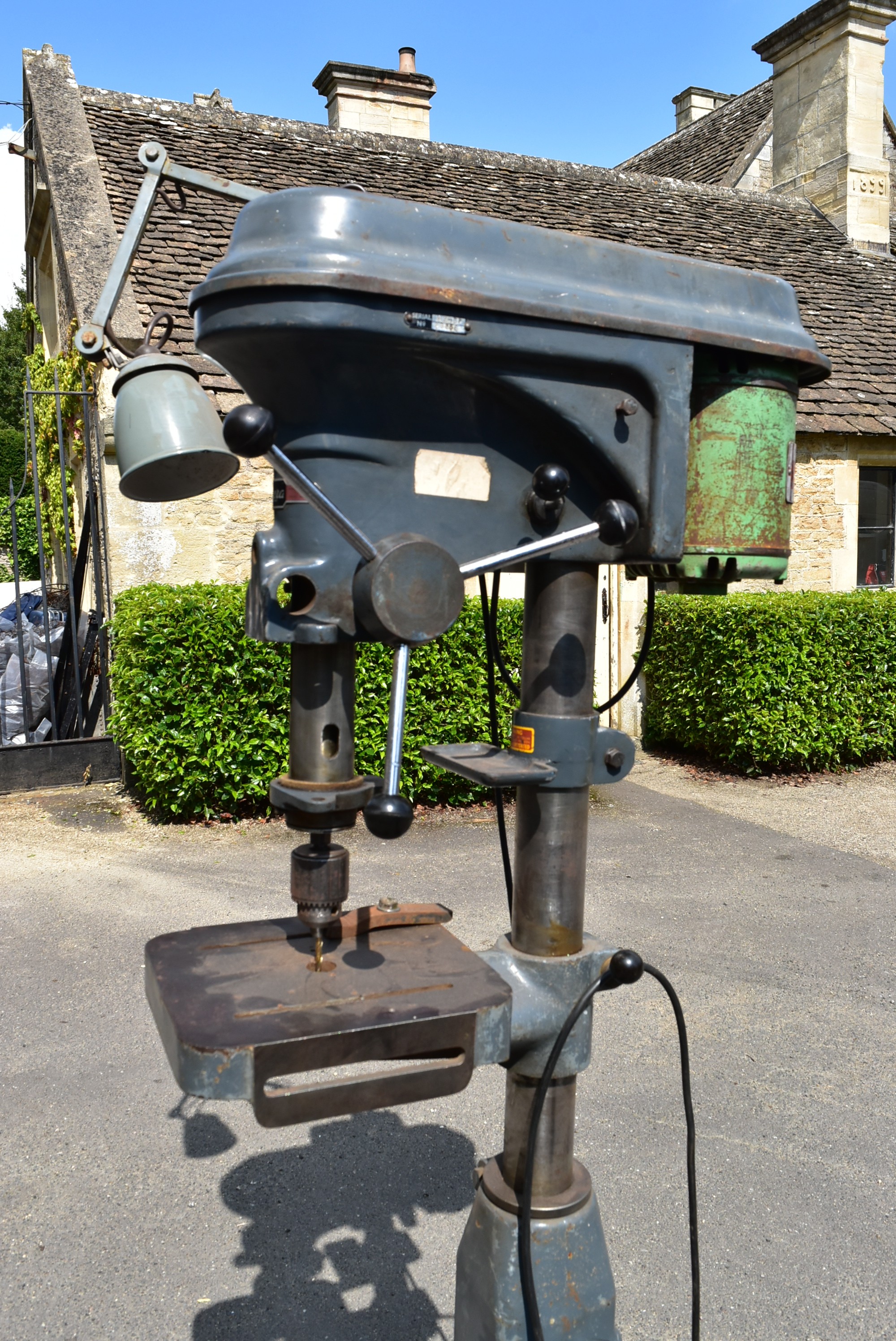 A 1940-50's Pacera model MF2 electric floor standing drill with photo spec. sheet attached. H.170 - Image 4 of 15